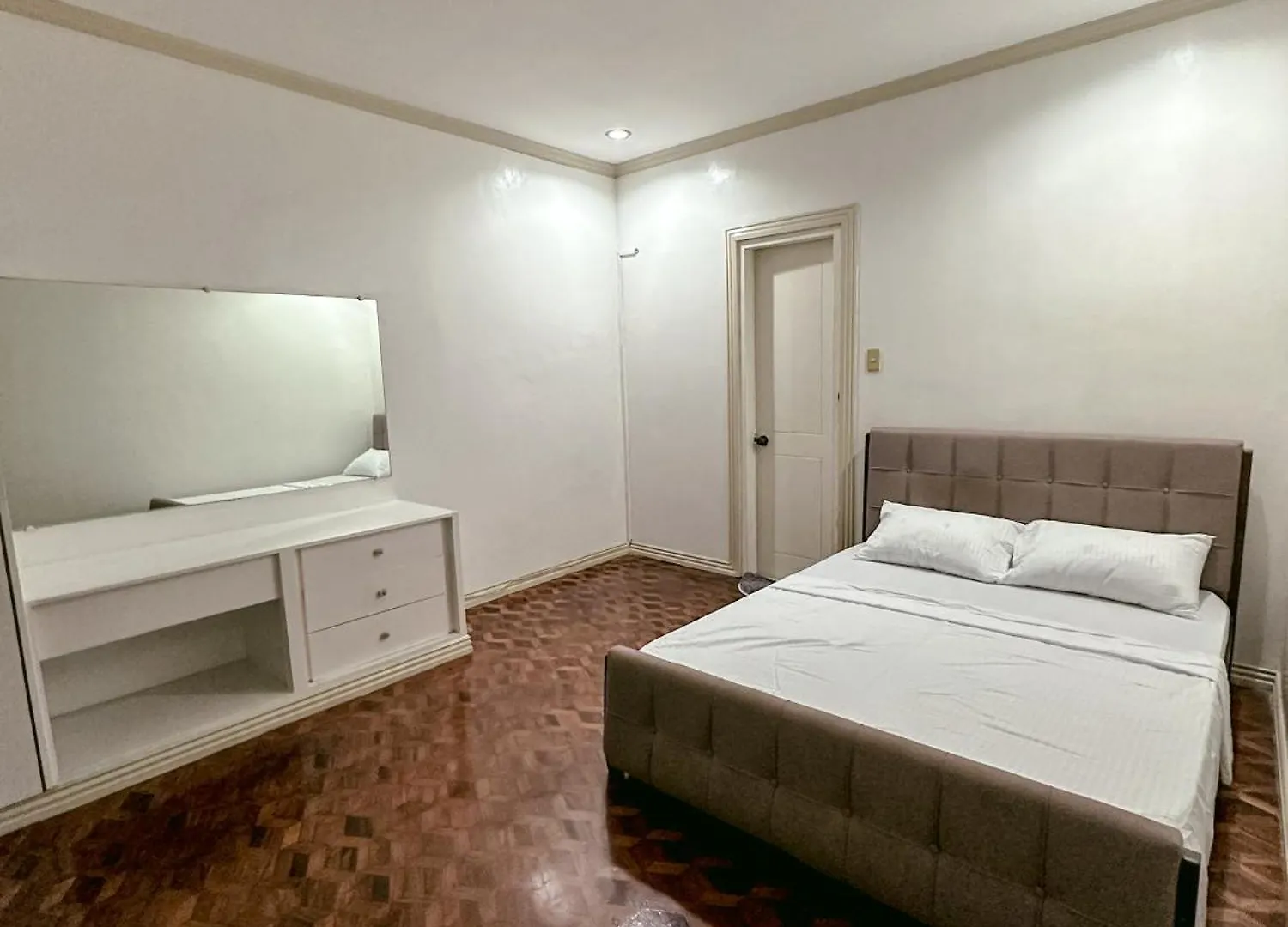 6-Bedroom Duplex With Pool Near Naia Manila