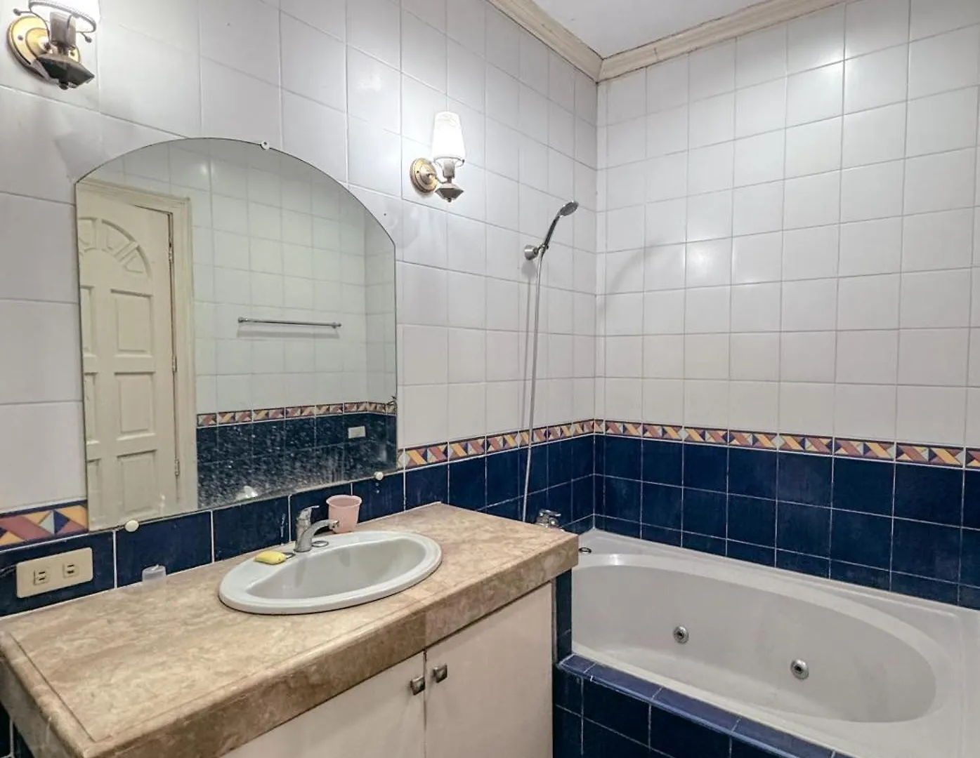 Villa 6-Bedroom Duplex With Pool Near Naia Manila Philippines