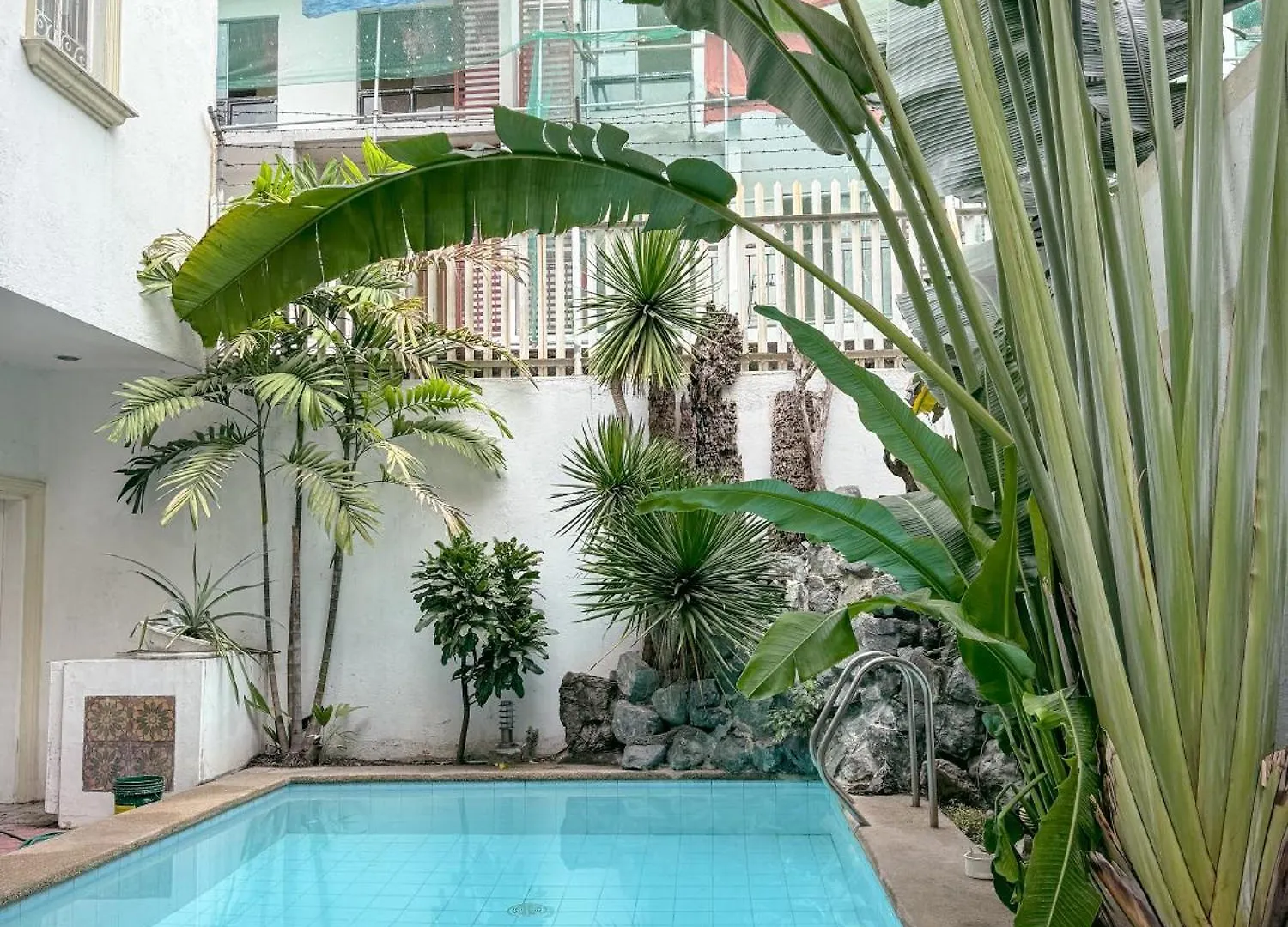 6-Bedroom Duplex With Pool Near Naia Manila Philippines