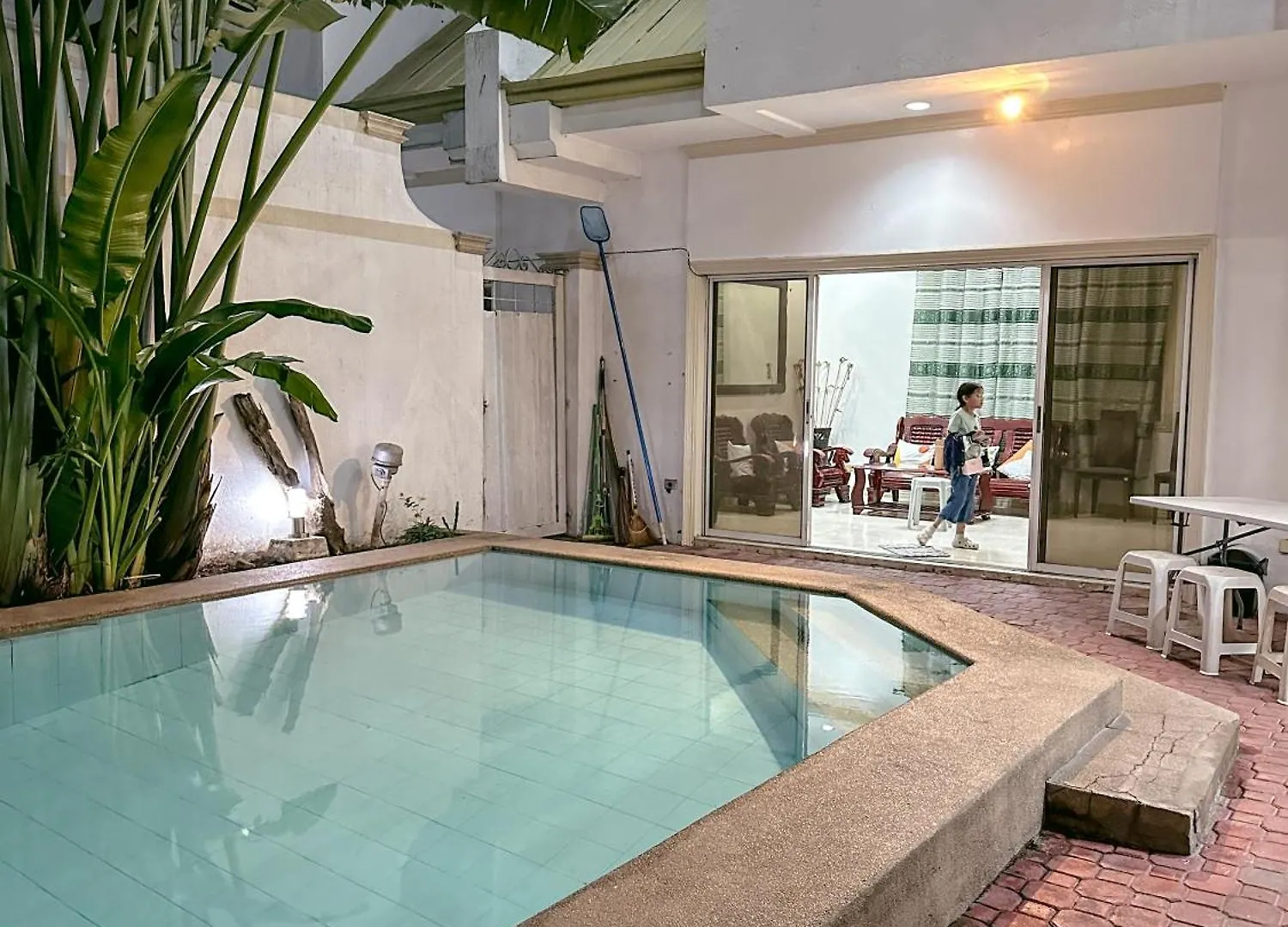 6-Bedroom Duplex With Pool Near Naia Manila Villa