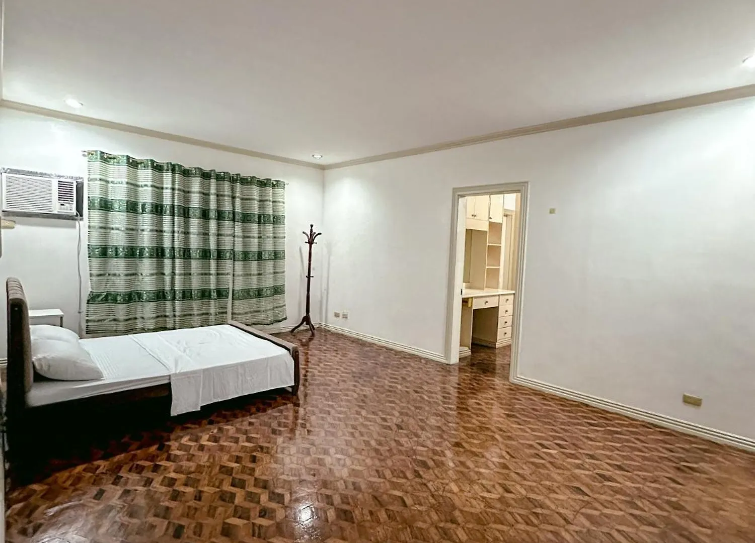 6-Bedroom Duplex With Pool Near Naia Manila Villa